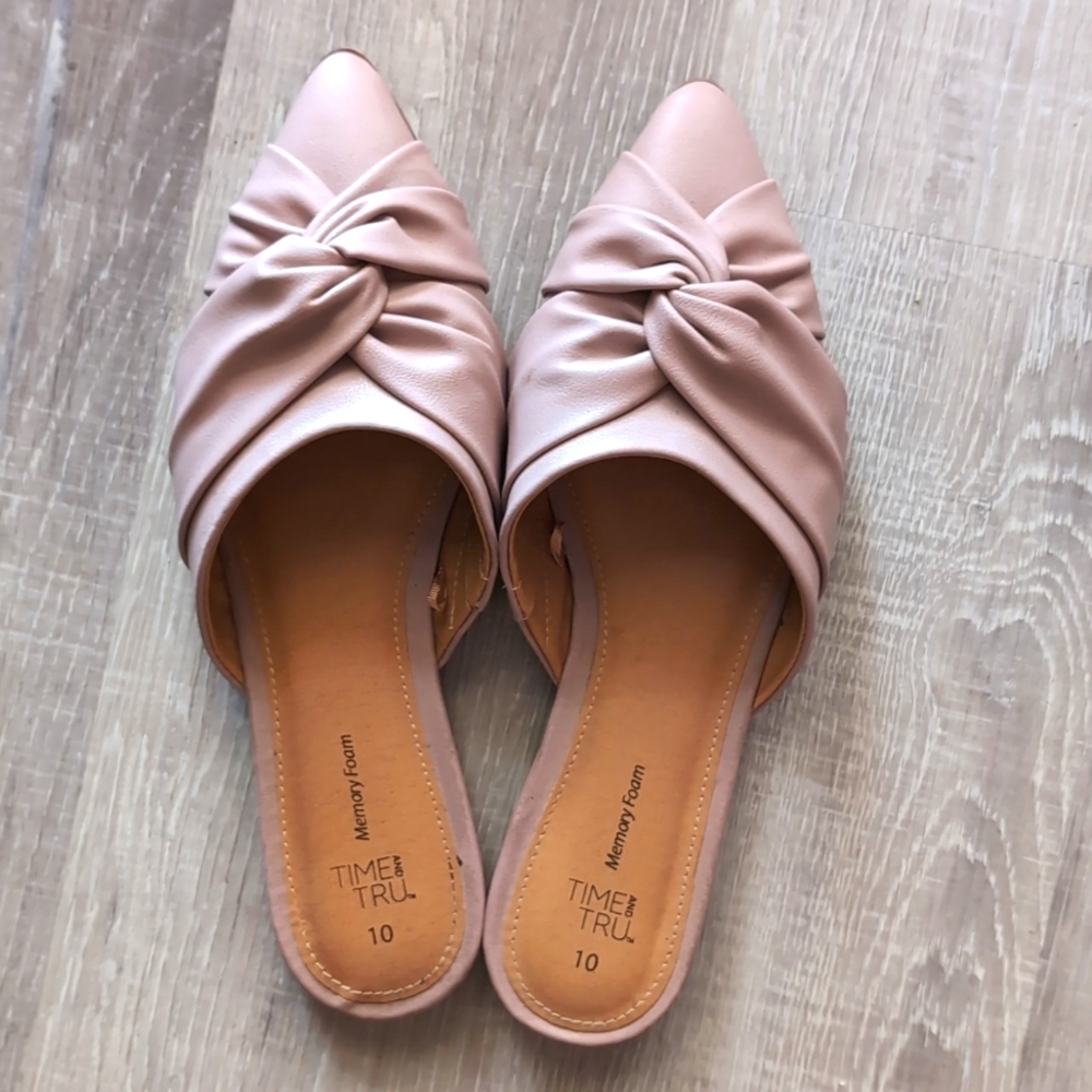 Time and Tru women's vinyl twist mule shoes with memory foam blush size 10